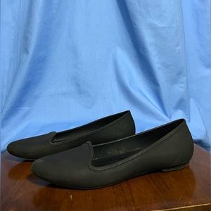 Size 11 Women’s Crocs Flats